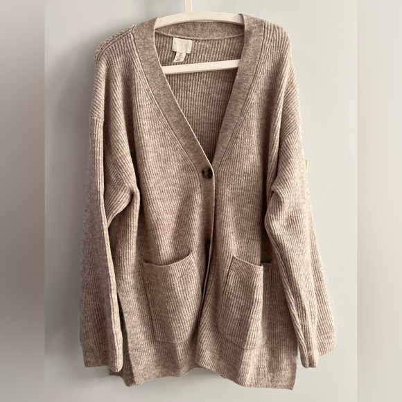 H&M sweater - Picture 1 of 4